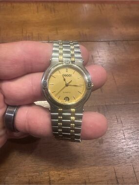 Vintage Gucci Two-Tone Gold and Silver Men/Womens Quartz Watch
